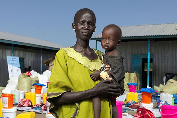 Mary och hennes barn som flytt inbördeskriget i Sudan.